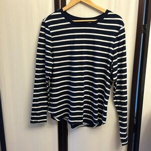 Gap long-sleeve shirt